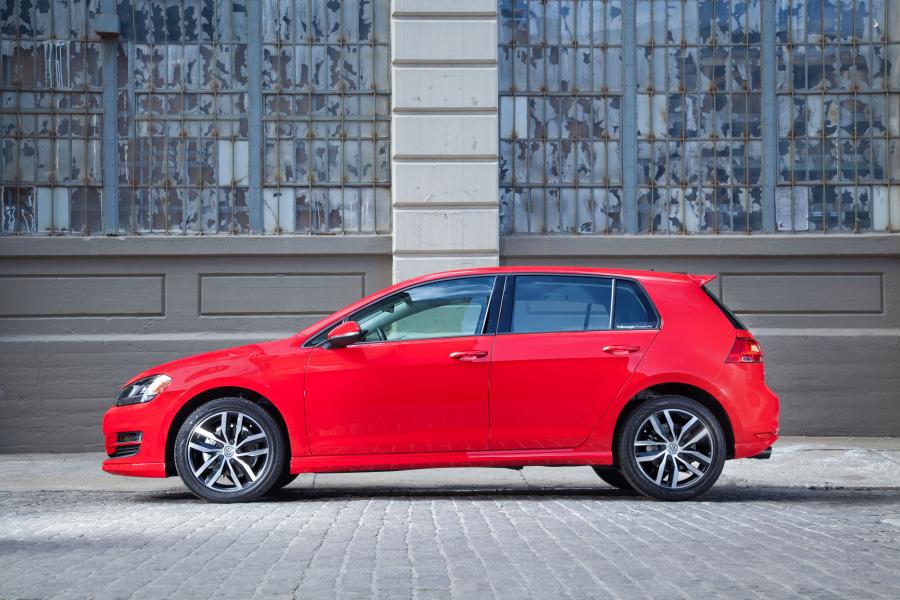  Volkswagen Golf TSI 5-Door 2015 года  (US) (фото 17 из 20)